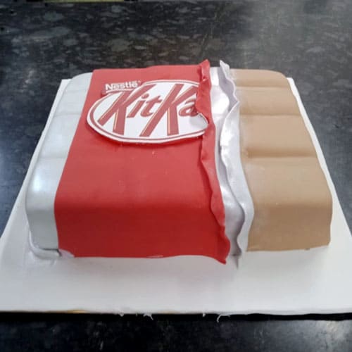 Yummy Kitkat Cake