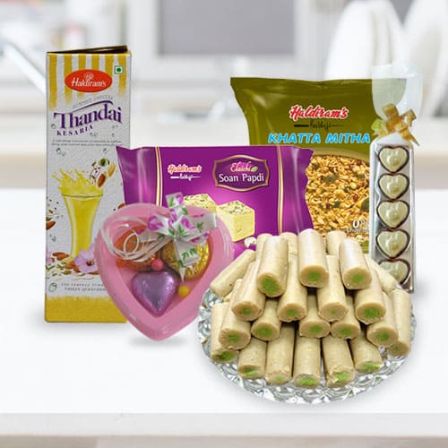 Sweet N Savory Gift Hamper