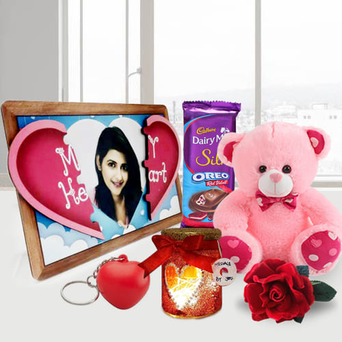 Delightful Magnetic Heart with Handmade Chocolates n Candles