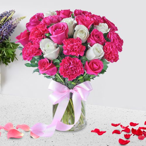 Scintillating Display of Rose and Carnations in Glass Vase