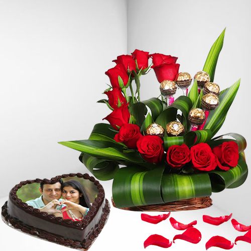 Hearty Bunch of Red Roses N Ferrero Rocher with Personalized Photo Love Cake