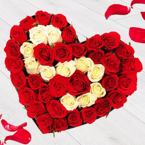 Romantic Hearty Roses Arrangement