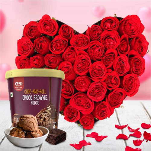 Hearty Red Roses Bouquet with Kwality Walls Choco Brownie Fudge Ice Cream