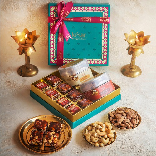 Crunchy Roasted Nuts with Dry Fruit Cakes Gift Box from Kesar