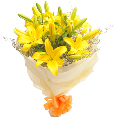 Beautiful Bouquet of 6 Blooming Lilies