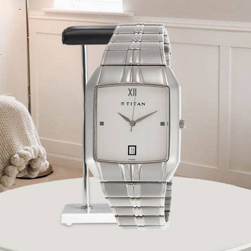 Exclusive Titan Karishma Multi Function Analog Watch