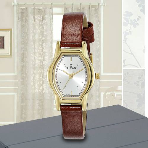 Stunning Titan Karishma Analog Womens Watch
